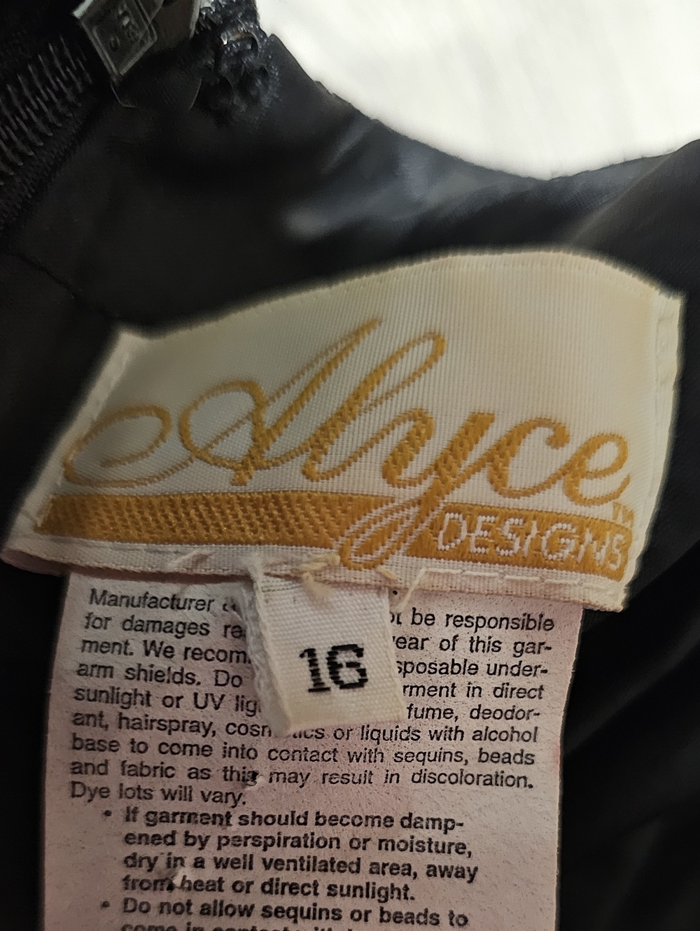 VINTAGE Alyce Designs Beaded Red And Black Gown - Picture 2 of 14